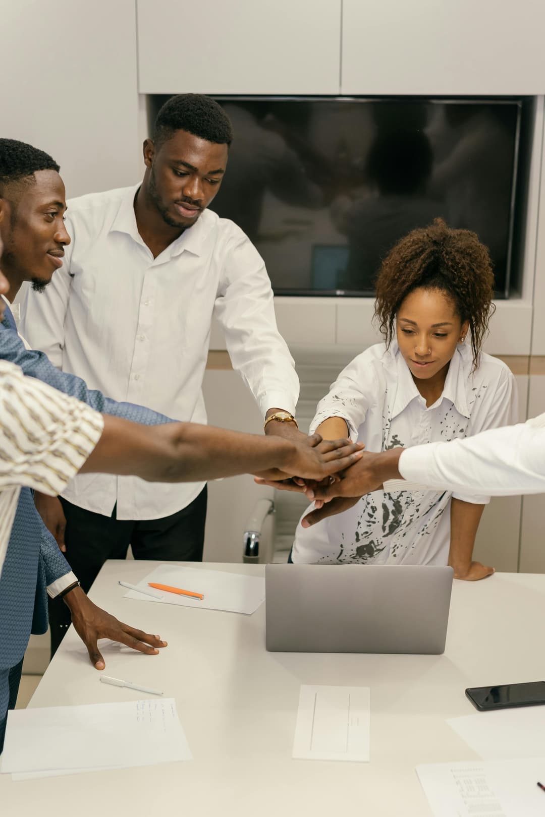 Photo by Mikhail Nilov: https://www.pexels.com/photo/people-working-as-a-team-9301292/